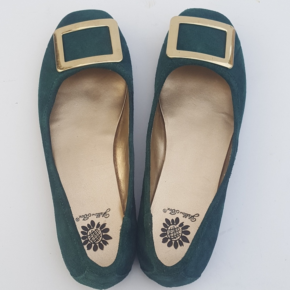 Yellow Box Leather Flats 6.5 Gold Buckel Toe NICE! - Picture 3 of 7